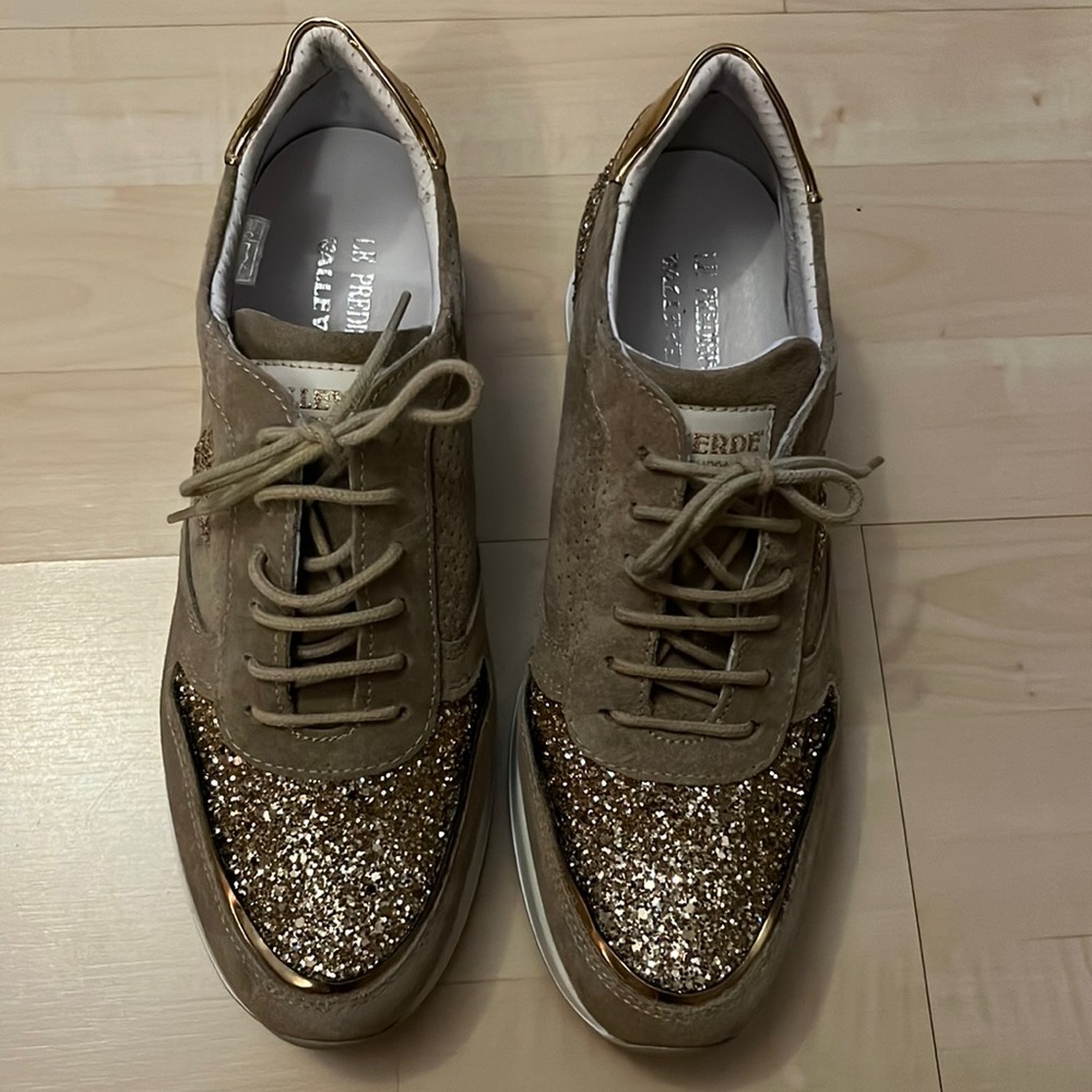 Ladies shoes
